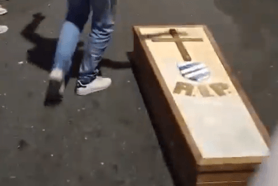 Adeptos do Génova fazem o funeral à Sampdoria