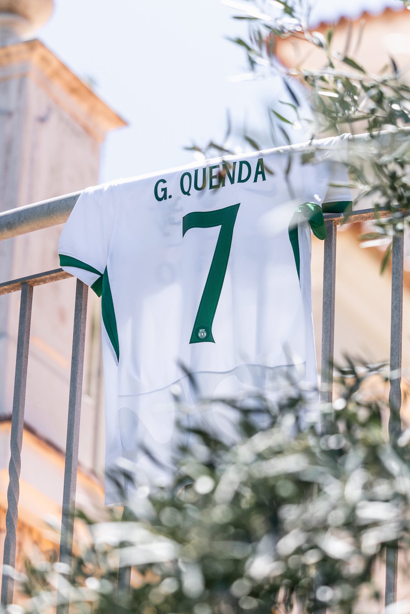 Quenda fica com a camisola maldita do Sporting