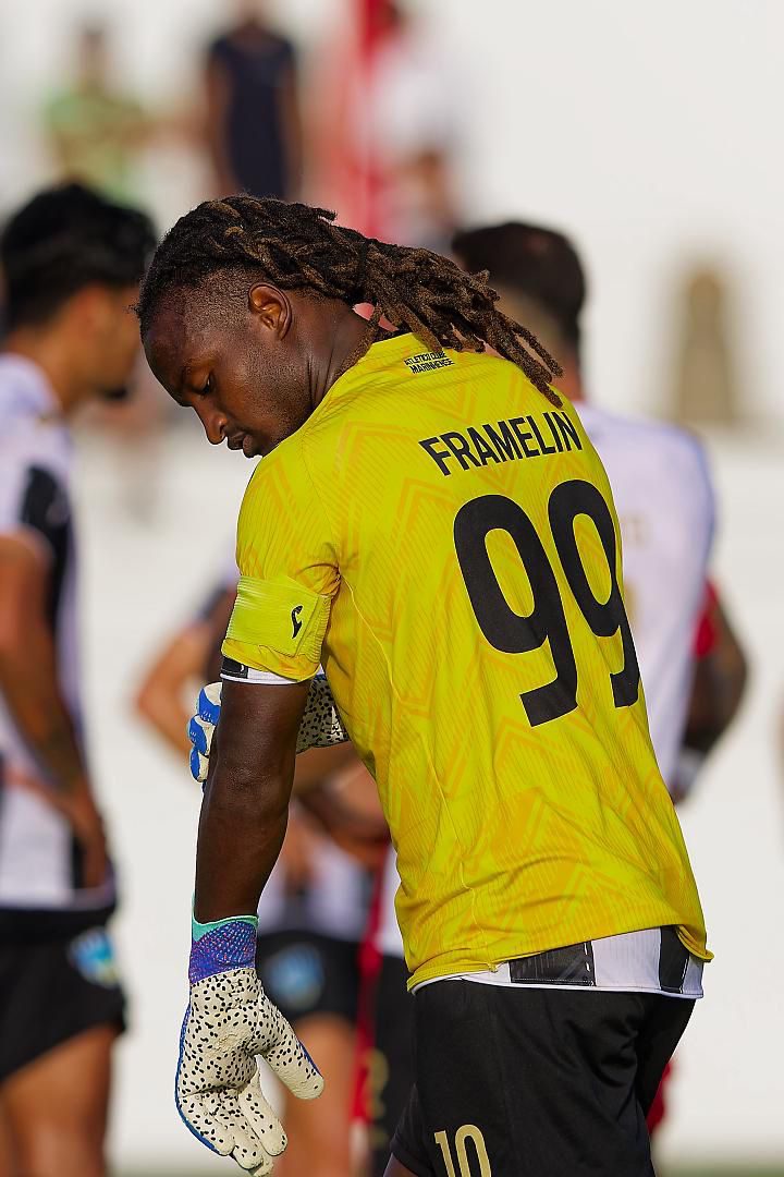 Dedé Martins: "O mister disse: 'Vais atirar-te para o teu lado esquerdo e vais defender o penálti!'"