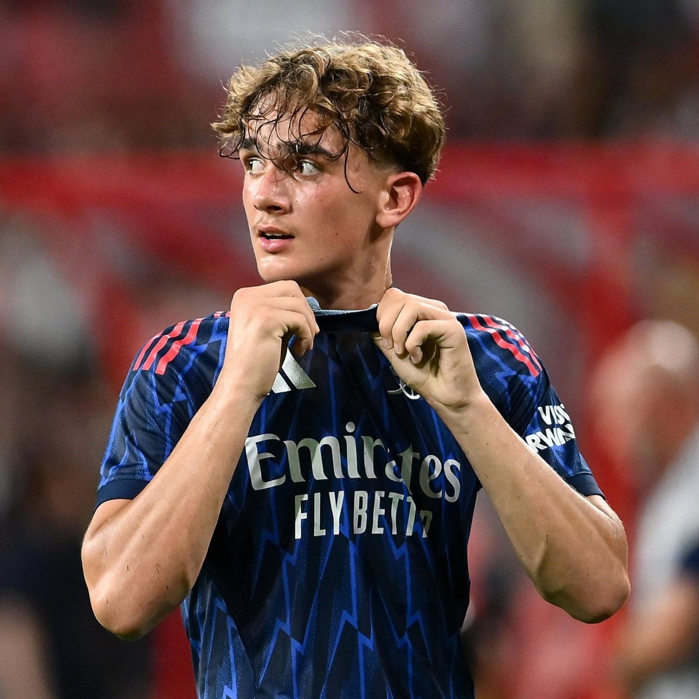 A nova jóia do Arsenal não está no mercado mas sim em Hale End