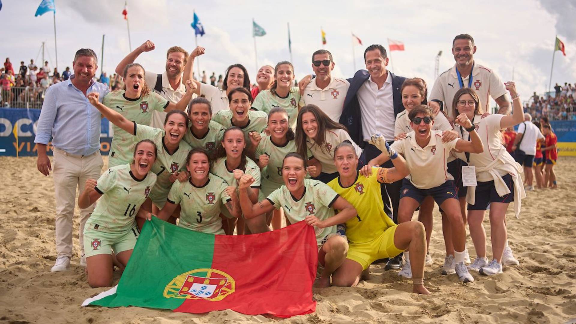 Portugal é campeão europeu de futebol de praia feminino: "Acreditámos que era desta!"