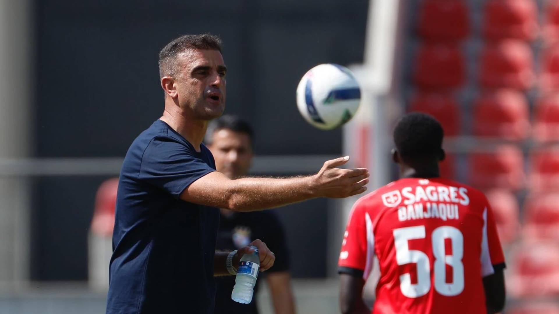 O invicto do interior: Filipe Martins e o novo Desp. Chaves que resiste a tudo