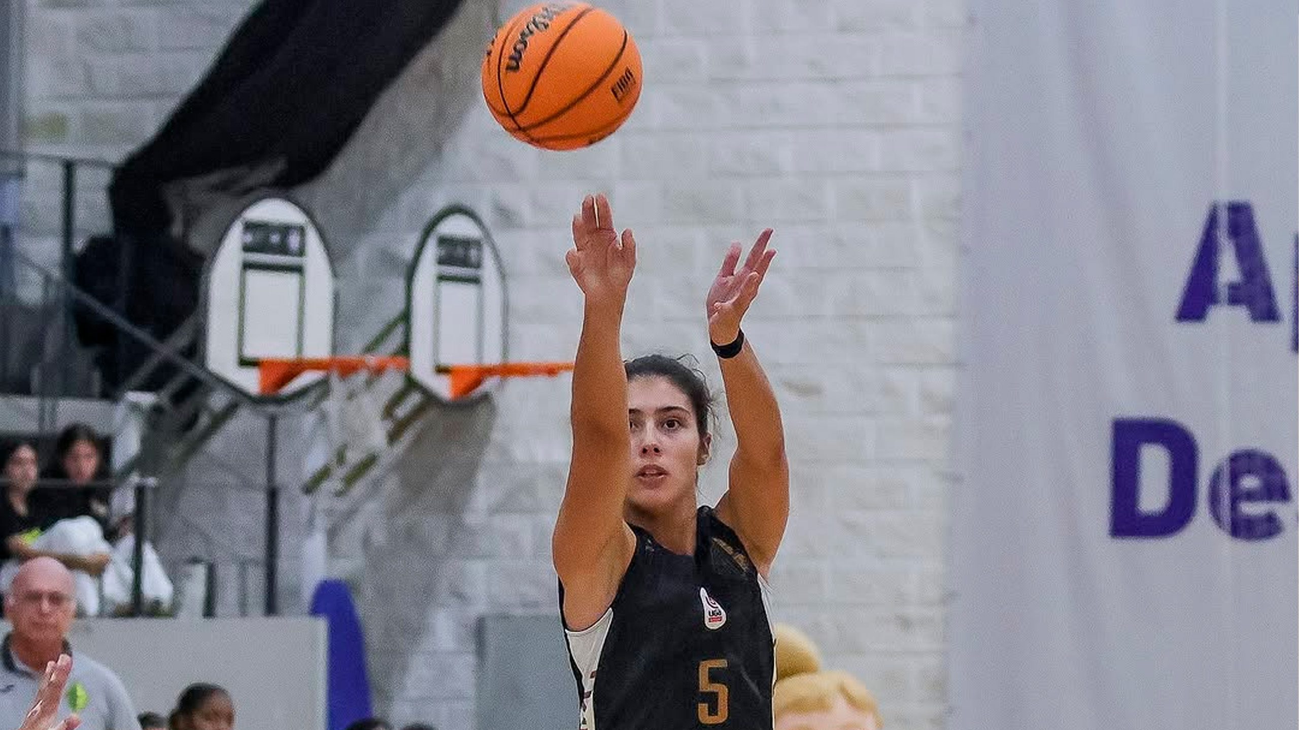Quinta dos Lombos só sabe vencer na liga de basquetebol feminino