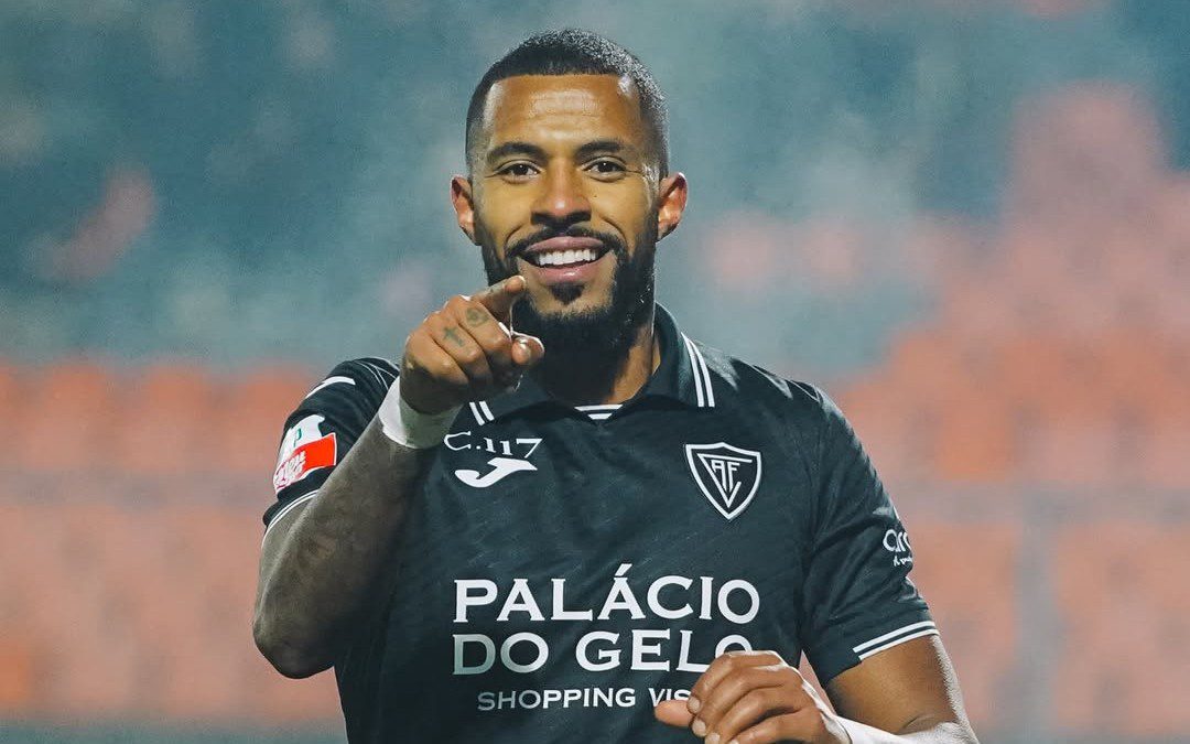 André Clóvis interrompe jejum na Liga 2