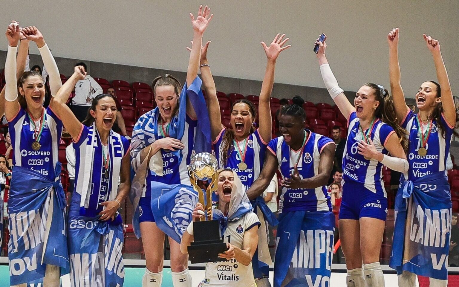 FC Porto conquista campeonato nacional feminino de voleibol