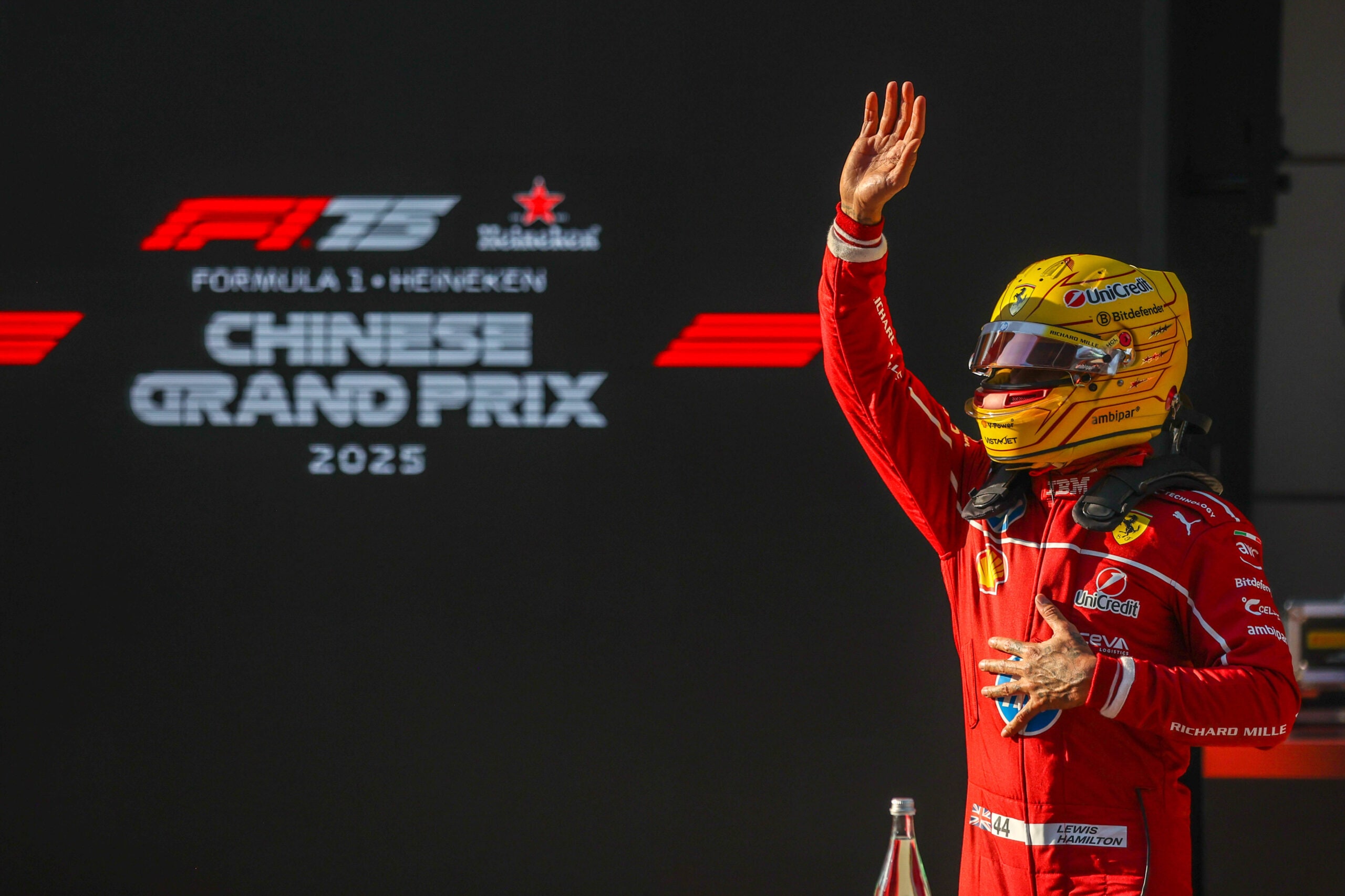 Hamilton bate recorde ao volante do SF-25 da Ferrari