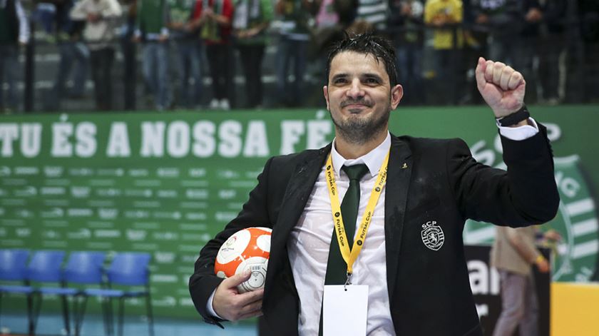 Nuno Dias transforma troféus em rotina