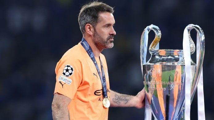 Scott Carson - 6 épocas e dois jogos pelo Manchester City