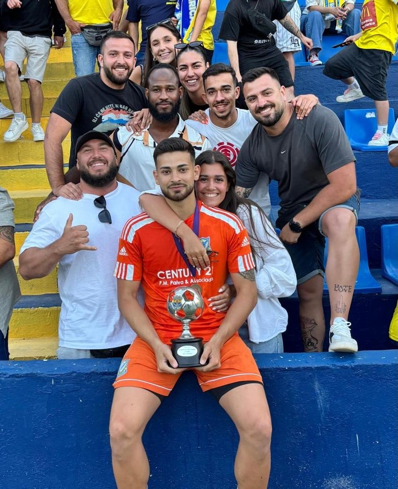 Tiago Santos - o GNR que deu a Taça ao Charneca de Caparica