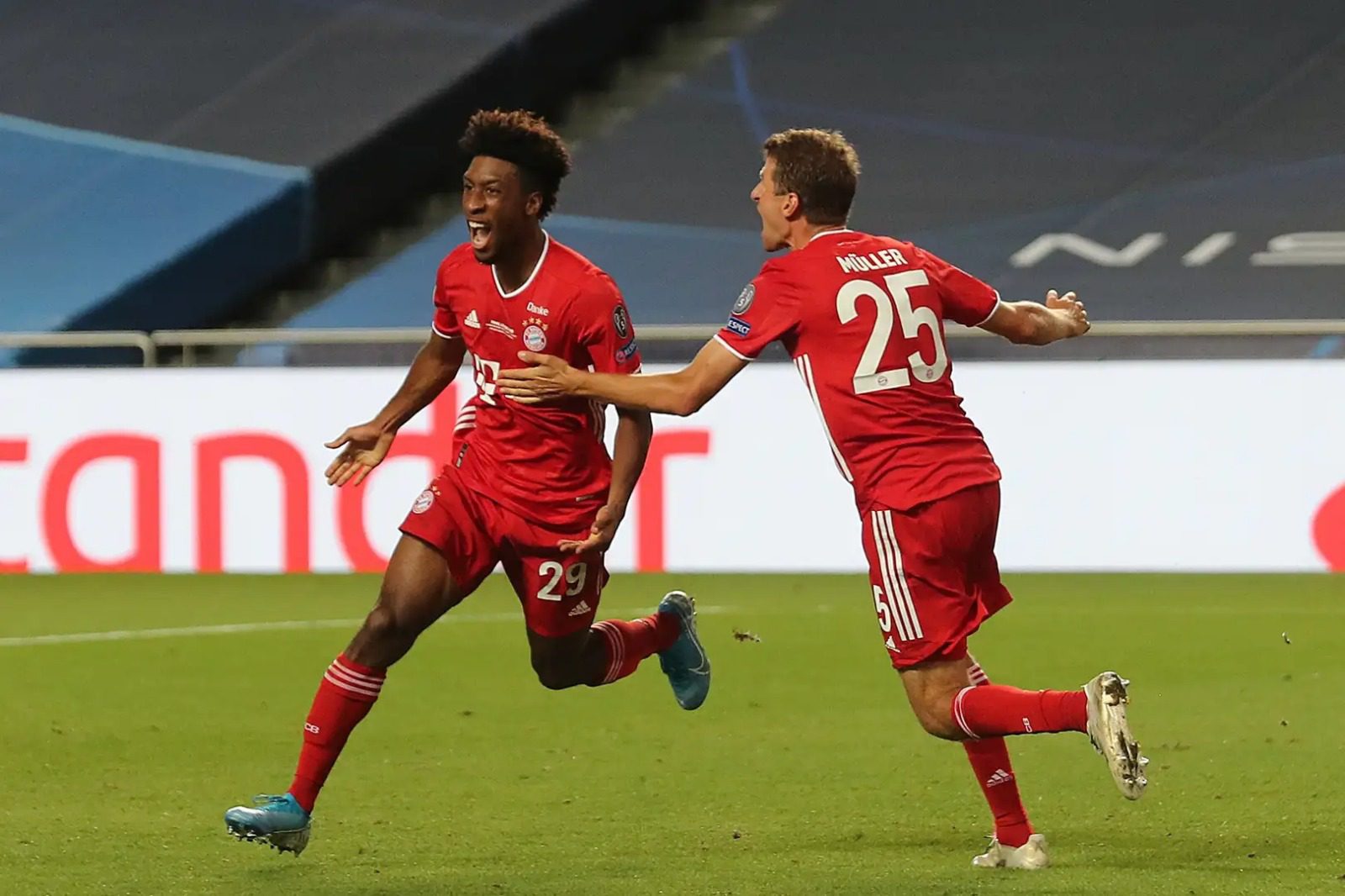 Kingsley Coman é ponto comum no Bayern-PSG… e já decidiu uma Champions