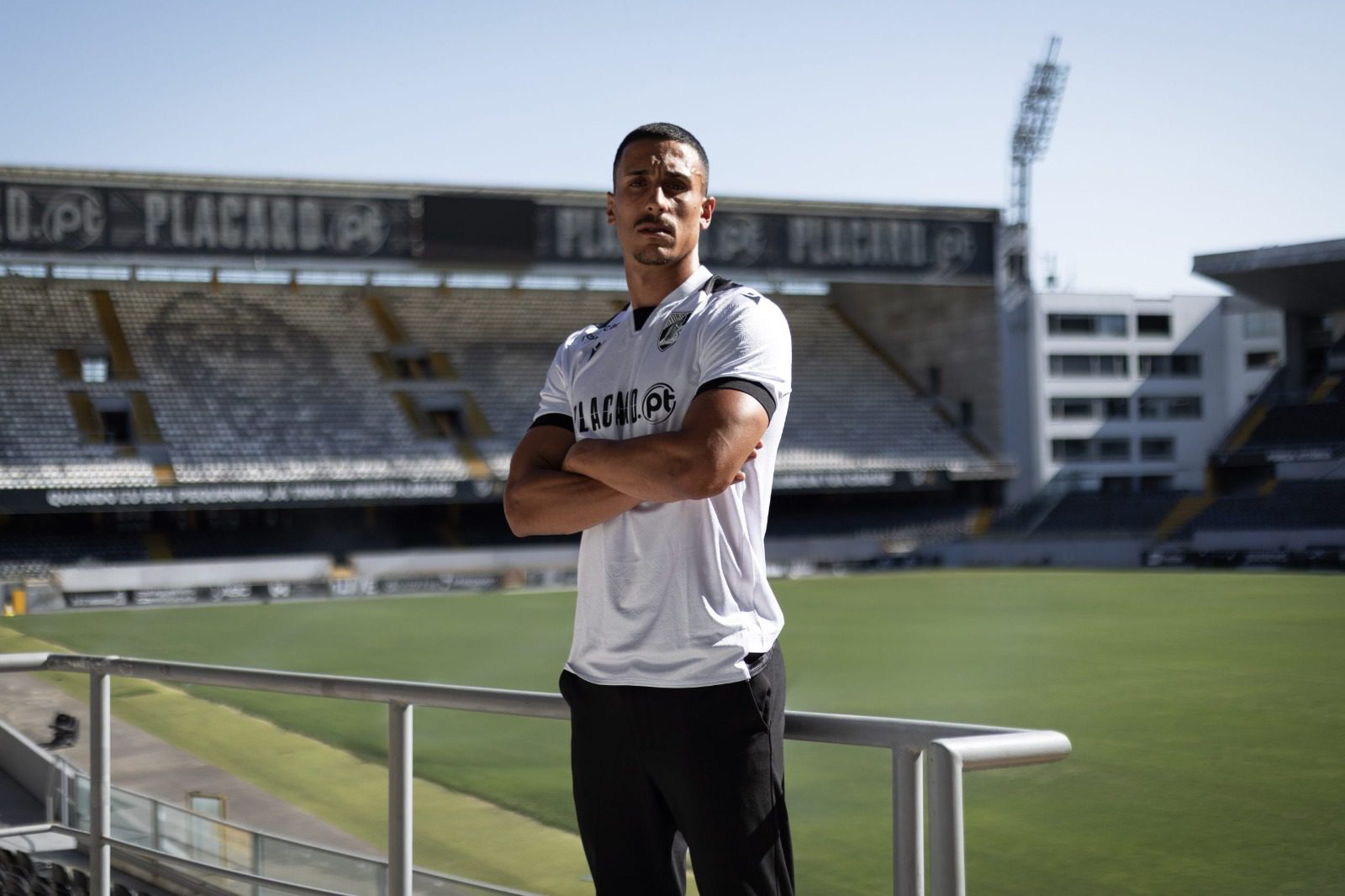 Vitória SC volta a pescar reforços no Bessa