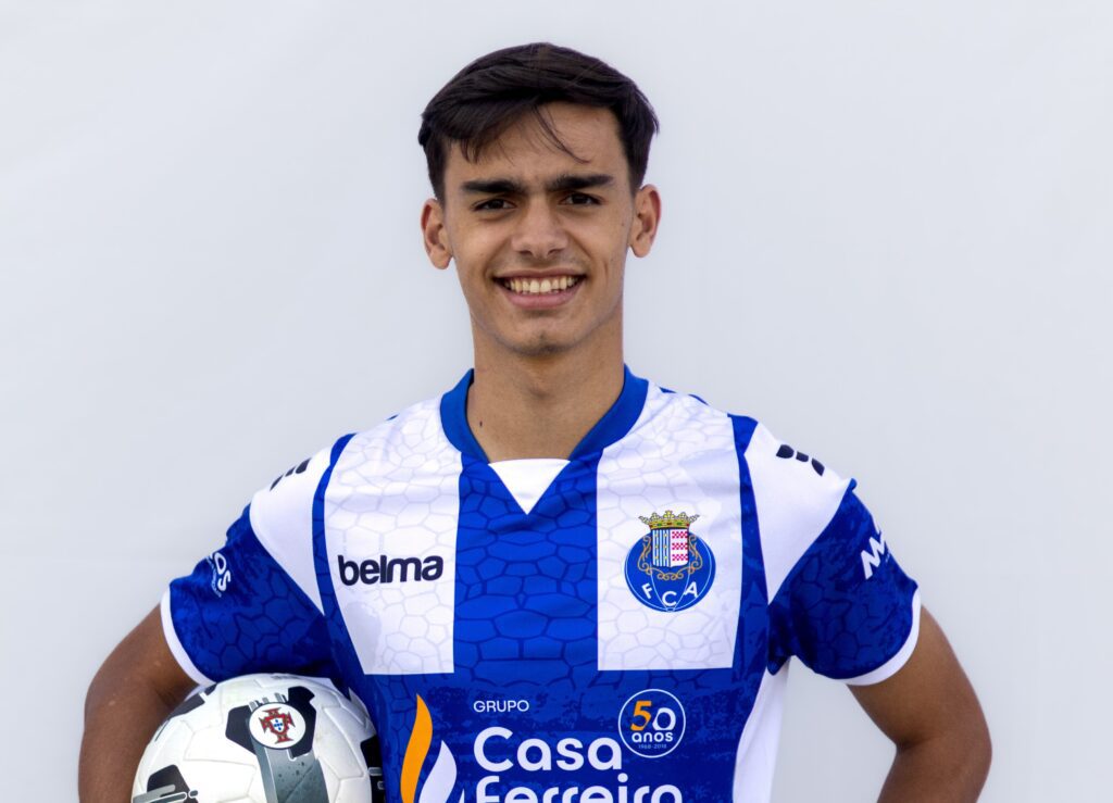 Alpendorada: estreias a marcar aos 16 e 19 anos deixam clube orgulhoso