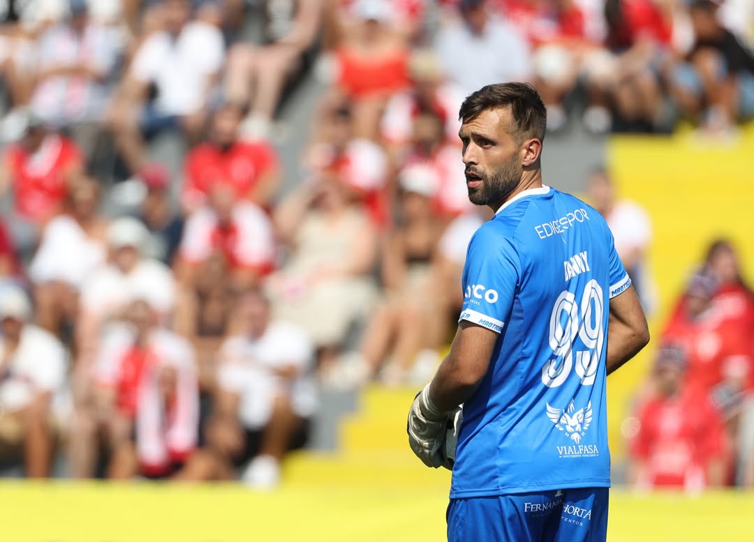Marco 09 não sofre golos e ultrapassa Benfica de Jesus
