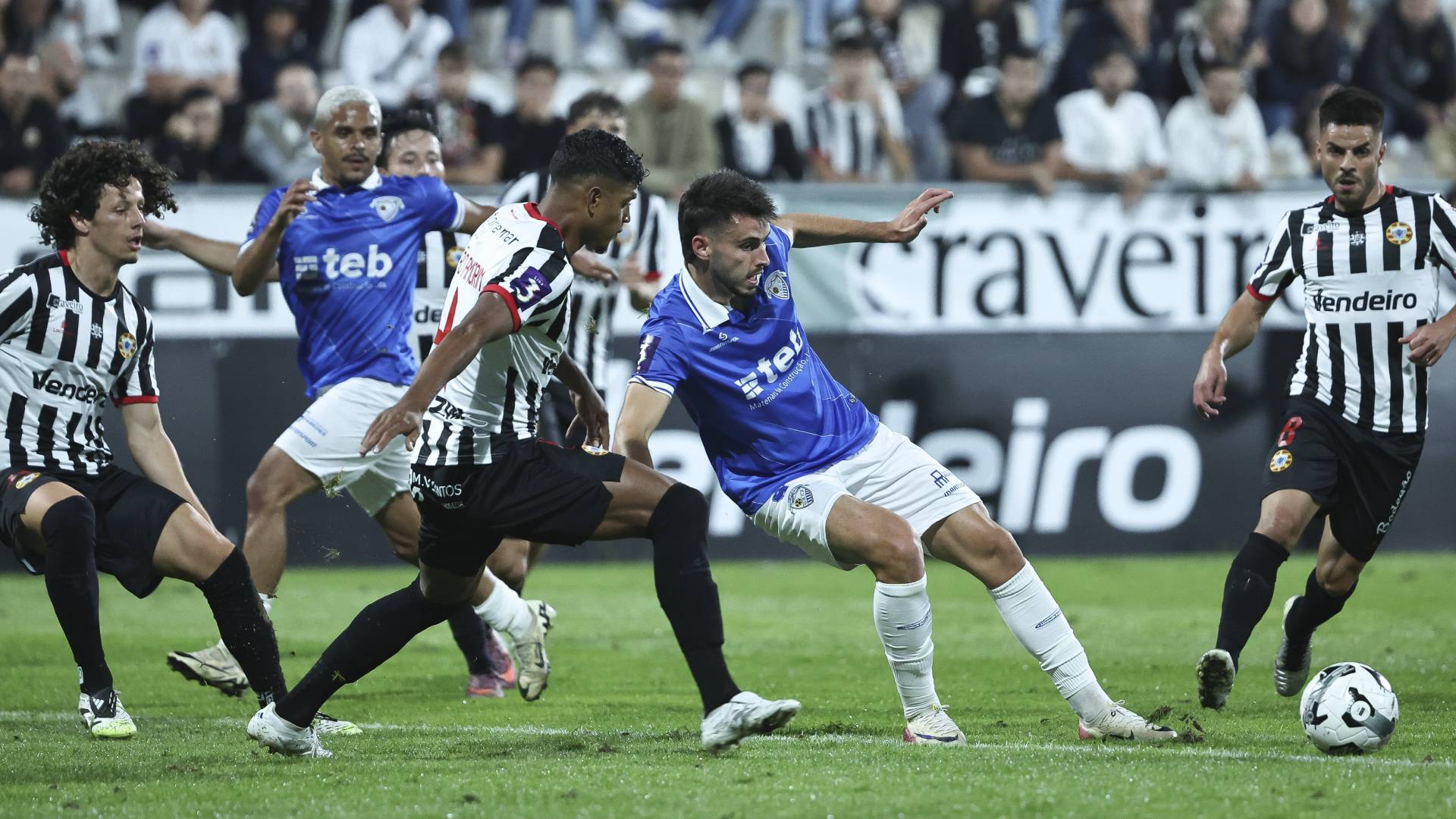 Paredes queria ser feliz, mas o Varzim bateu o pé ao cair do pano
