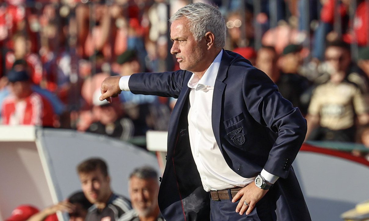 José Mourinho entra a ganhar no Benfica