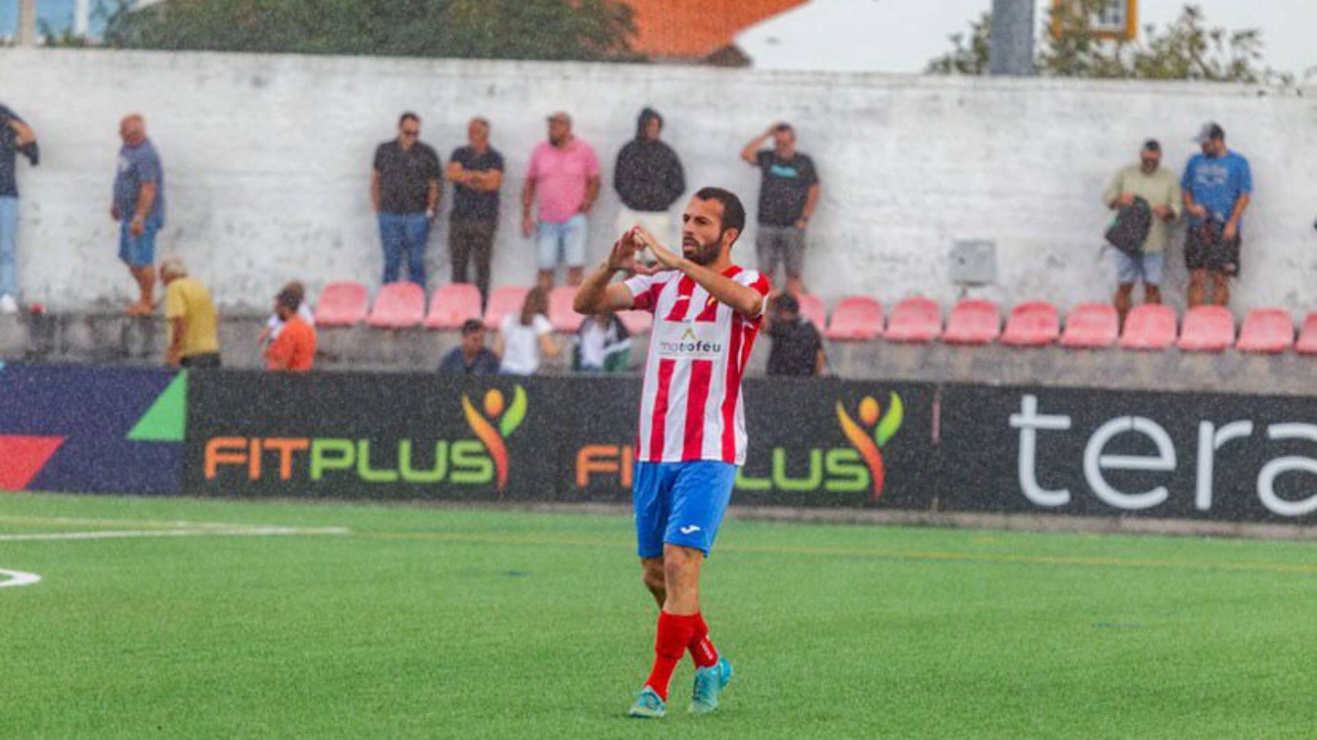 André Dias confirma bom momento do Vitória de Sernache com hat-trick