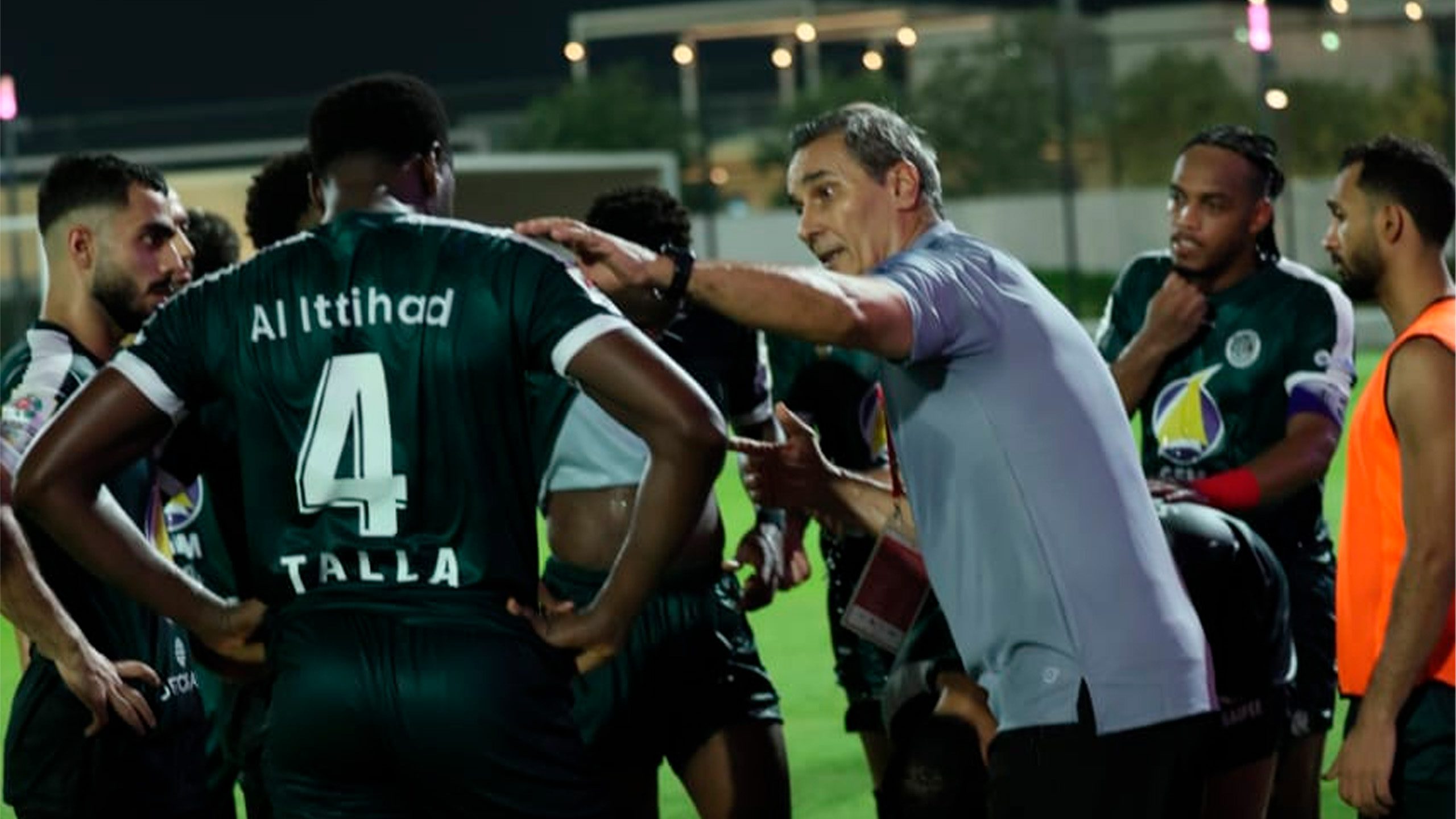 Do Mundo ao Médio Oriente: treinadores portugueses frente a frente na UAE Second Division