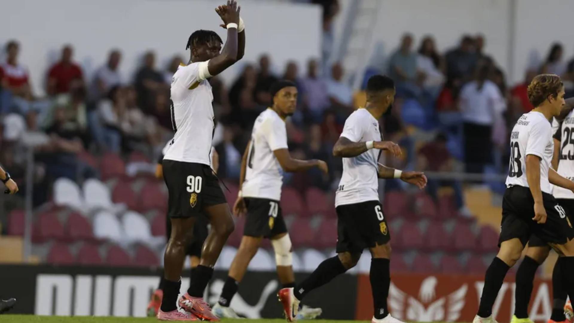 A viagem mais longa da Taça de Portugal: Farense impôs-se em Marco de Canaveses