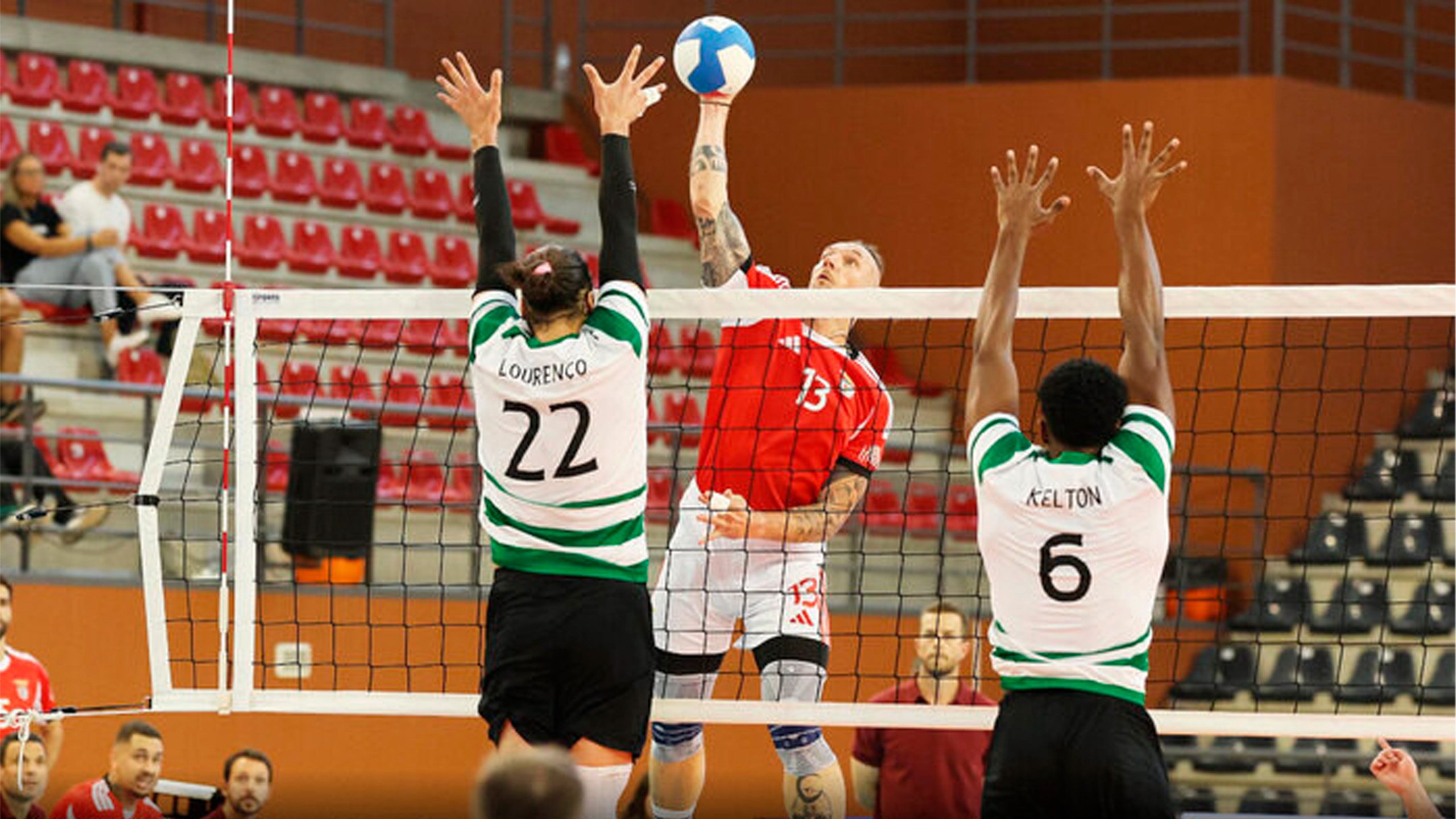 Dérbi de Espinho abre campeonato nacional de voleibol