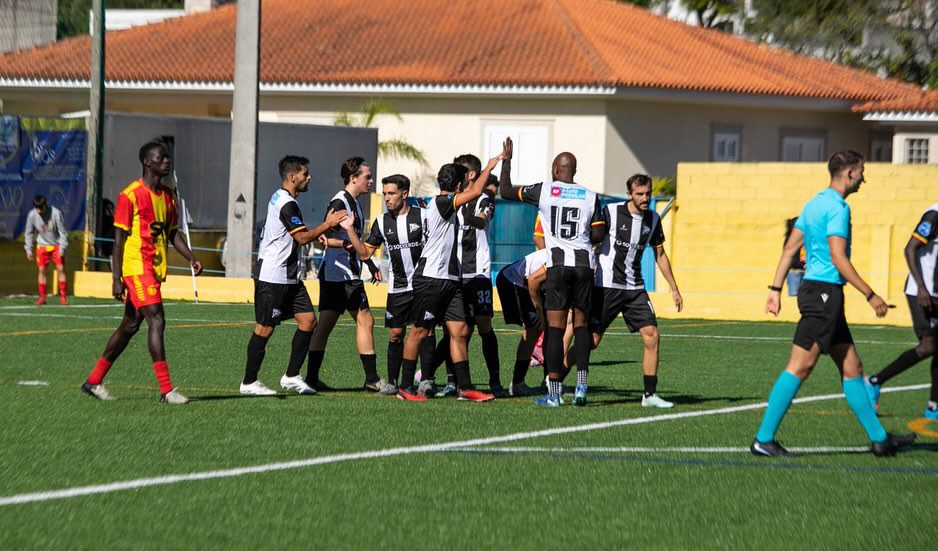 Espinho mete a quarta e pressiona pela liderança