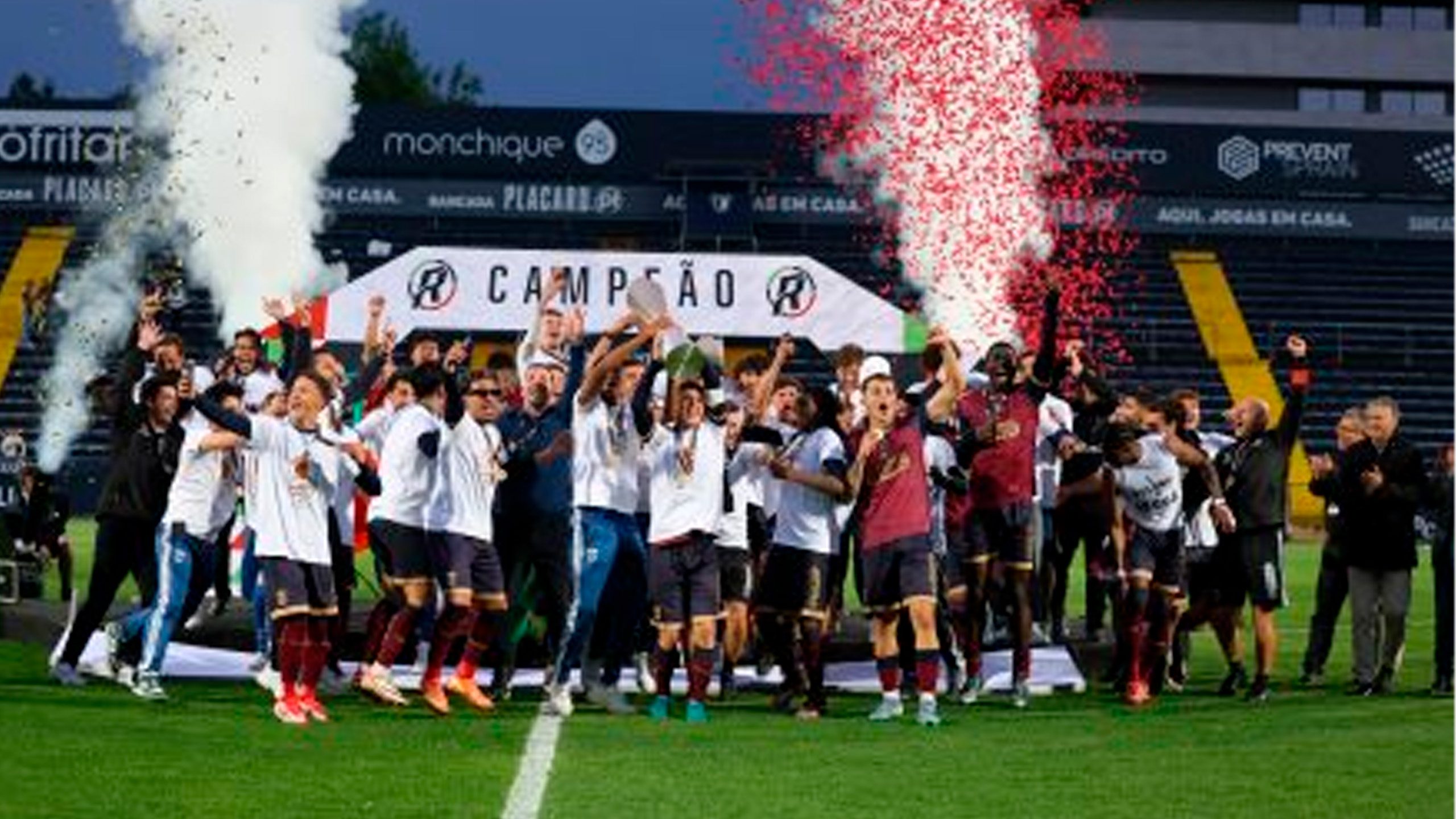 Os oito candidatos ao título da Liga Revelação